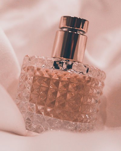 How to choose perfume for work?