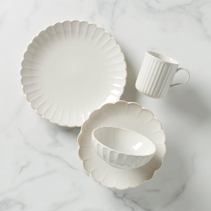 French Perle Scallop 4-Piece Place Setting